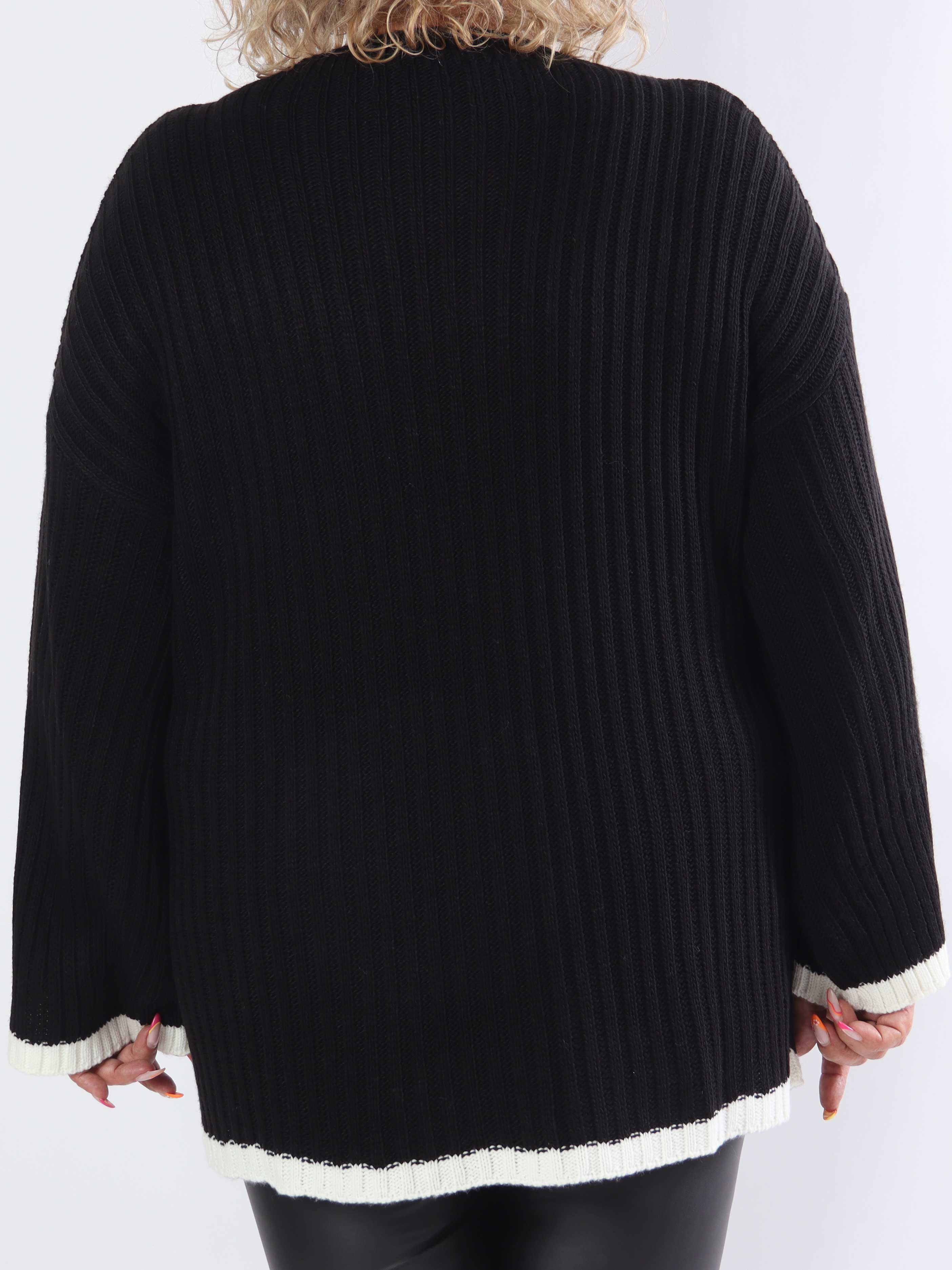 Violet - Stickad blus i plus size med färgad kant